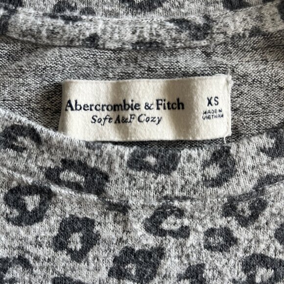 Abercrombie Long‑Sleeve Grey Leopard‑Print Bodysuit – Size XS - Picture 4 of 4